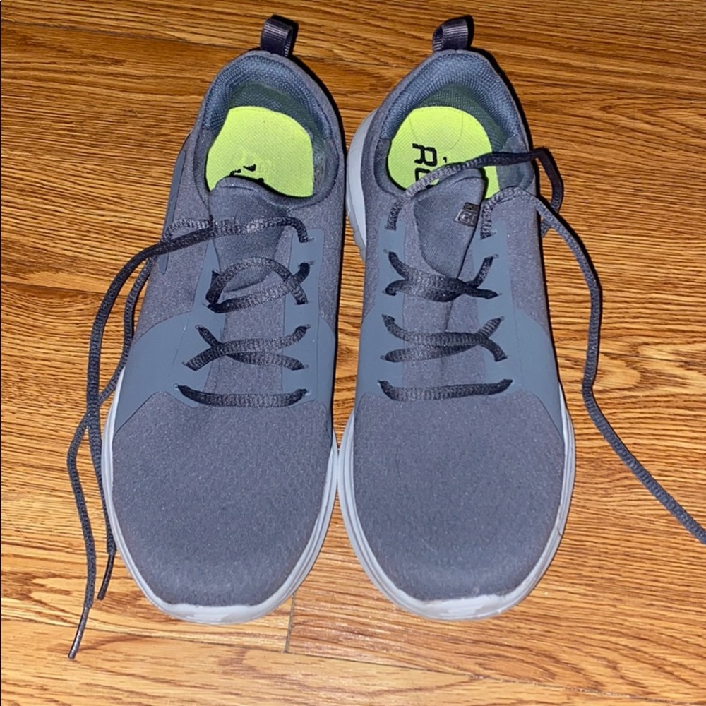 Skechers tennis shoes